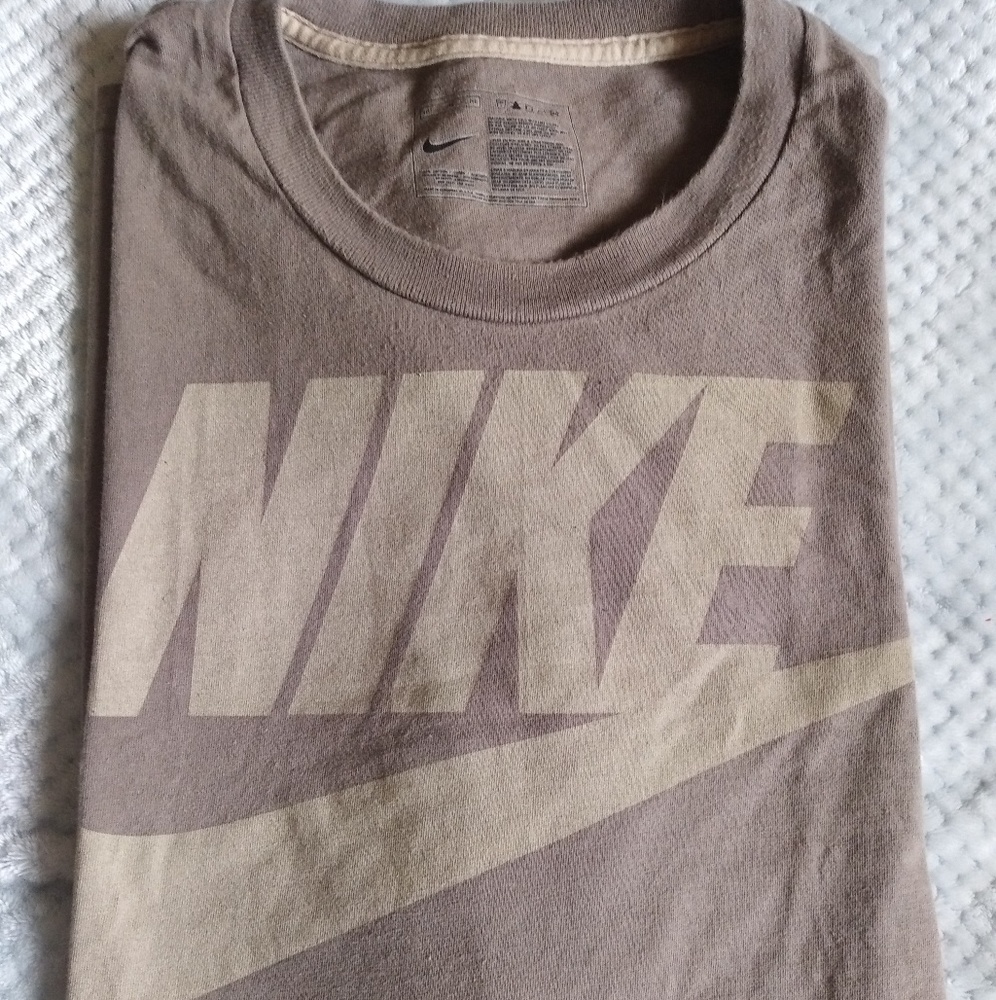 Men Nike shirts xxl